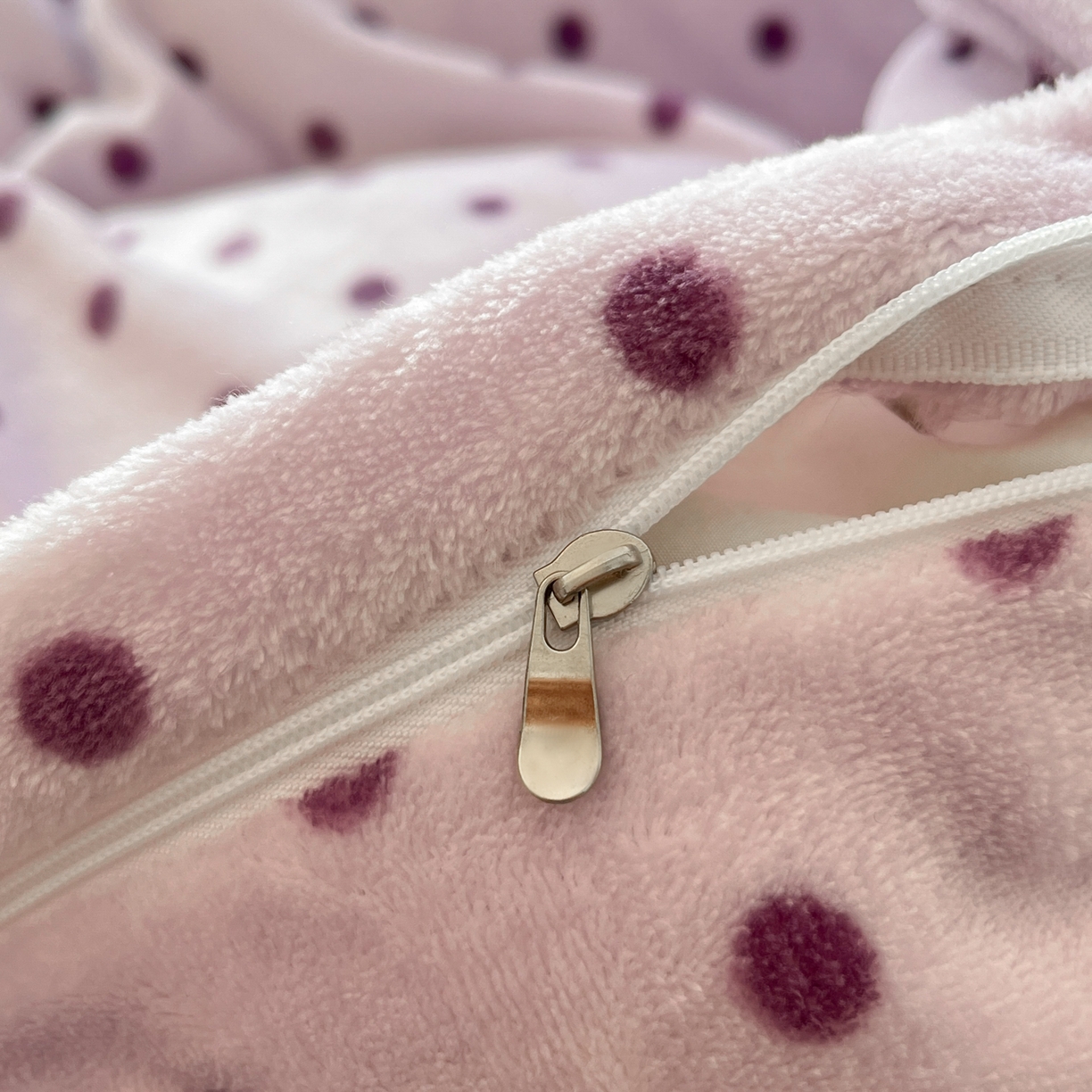 91家纺网 家纺一手货源 找家纺 红嘴企鹅 2025新款精致贴布绣牛奶绒四件套 Bunny兔-紫