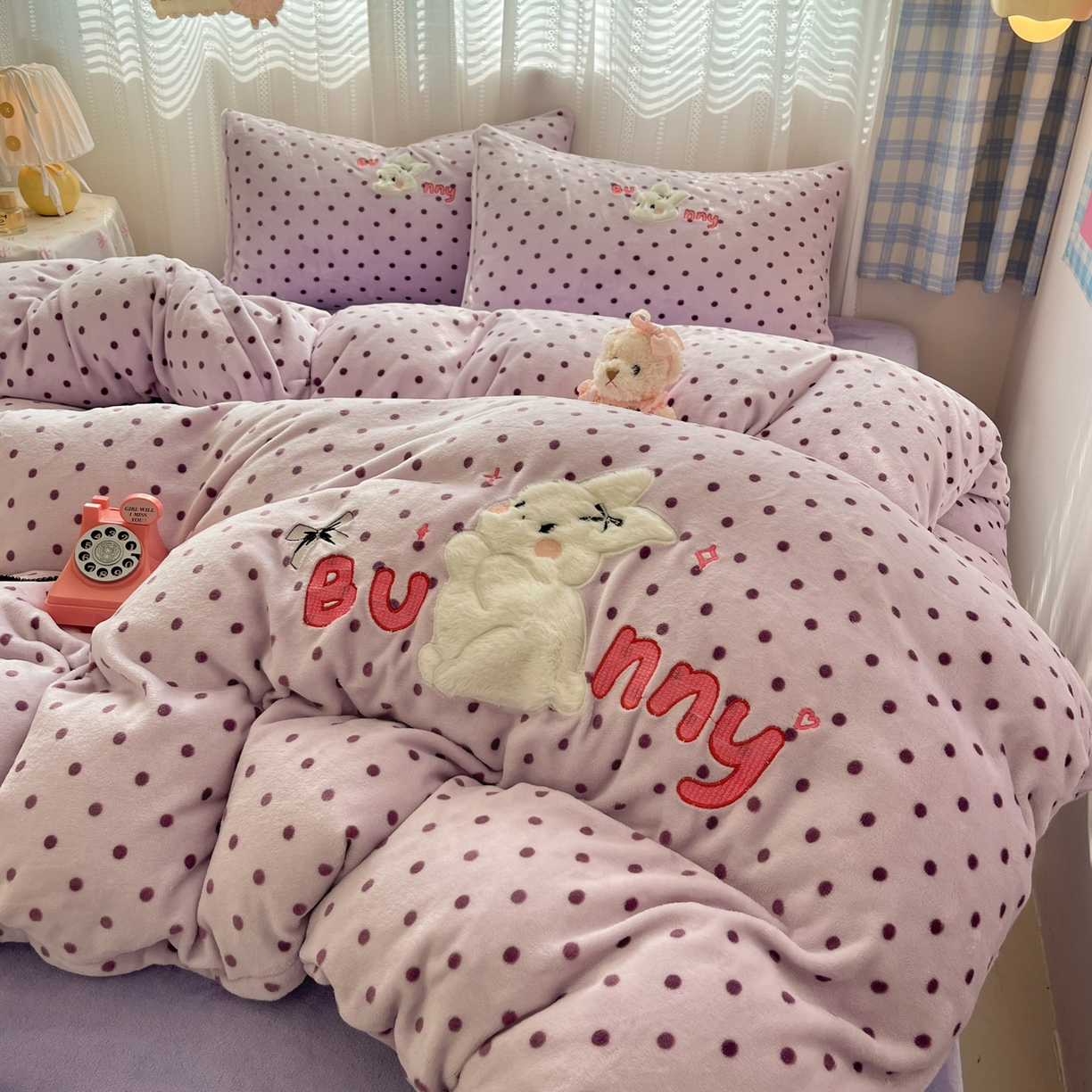 91家纺网 家纺一手货源 找家纺 红嘴企鹅 2025新款精致贴布绣牛奶绒四件套 Bunny兔-紫