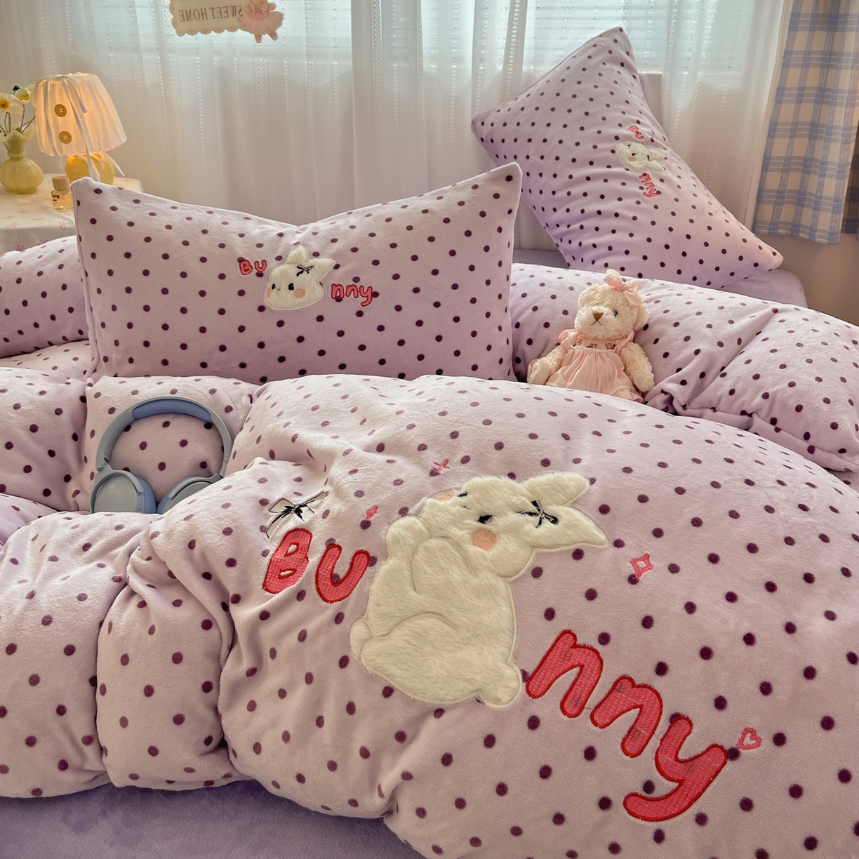 91家纺网 家纺一手货源 找家纺 红嘴企鹅 2025新款精致贴布绣牛奶绒四件套 Bunny兔-紫