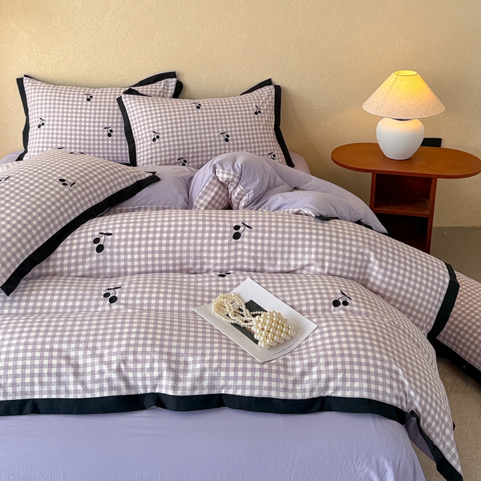 91家纺网 家纺一手货源 找家纺 米可2025新款水洗棉绣花花边款四件套 樱桃-紫