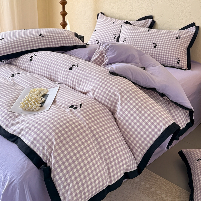 91家纺网 家纺一手货源 找家纺 米可2025新款水洗棉绣花花边款四件套 樱桃-紫