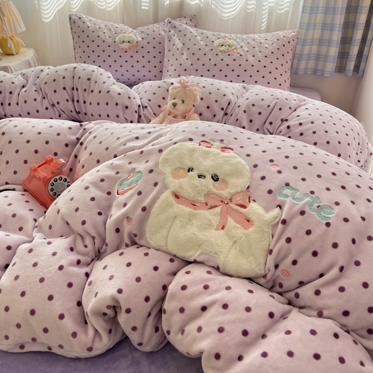 91家纺网 家纺一手货源 找家纺 红嘴企鹅 2025新款精致贴布绣牛奶绒四件套 Cute狗-紫
