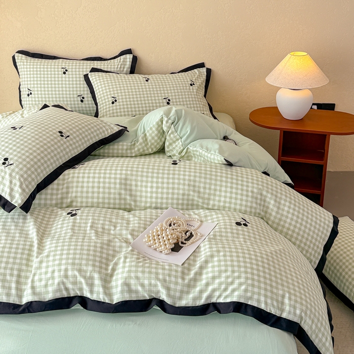 91家纺网 家纺一手货源 找家纺 米可2025新款水洗棉绣花花边款四件套 樱桃-绿