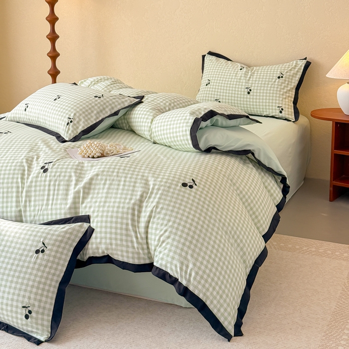 91家纺网 家纺一手货源 找家纺 米可2025新款水洗棉绣花花边款四件套 樱桃-绿