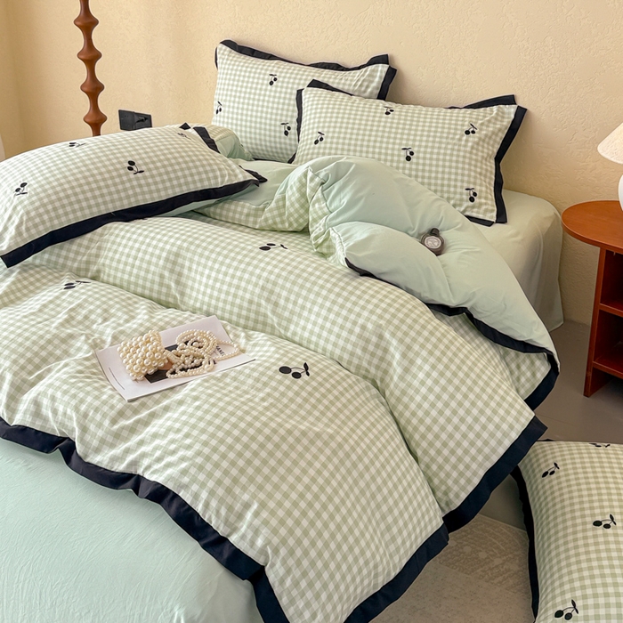 91家纺网 家纺一手货源 找家纺 米可2025新款水洗棉绣花花边款四件套 樱桃-绿