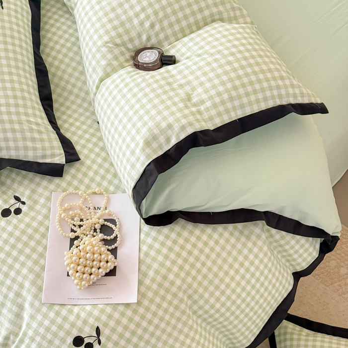 91家纺网 家纺一手货源 找家纺 米可 2025新款水洗棉绣花花边款四件套 樱桃-绿