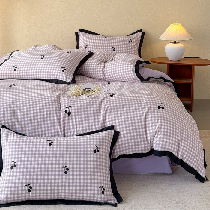 91家纺网 家纺一手货源 找家纺 米可 2025新款水洗棉绣花花边款四件套 樱桃-紫