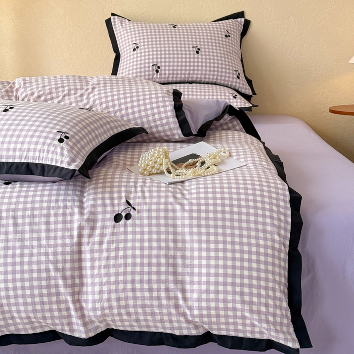 91家纺网 家纺一手货源 找家纺 米可 2025新款水洗棉绣花花边款四件套 樱桃-紫