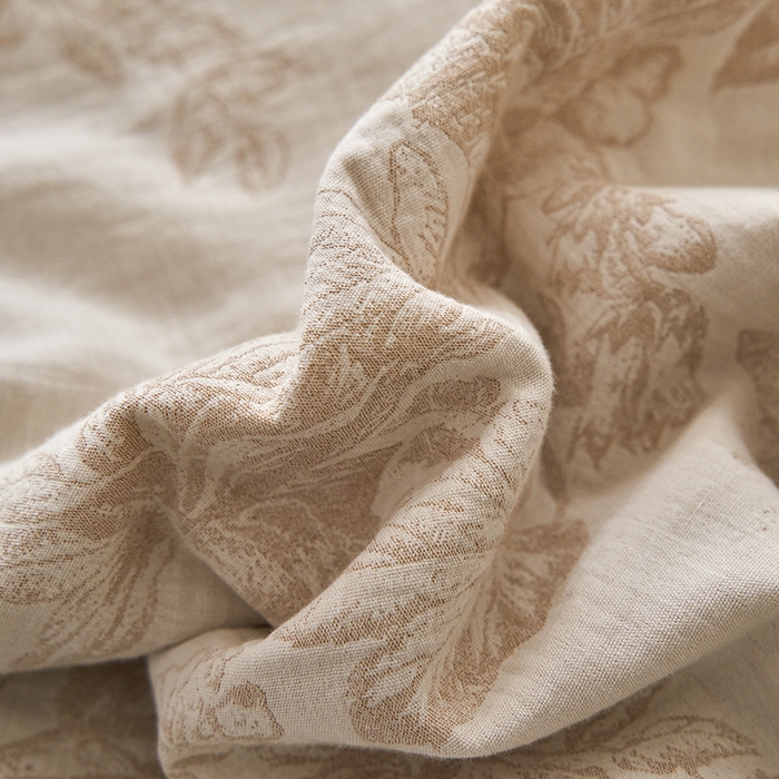 91家纺网 家纺一手货源 找家纺 宜代光年 2025新款60s水洗棉全棉提花夏被 执笔水墨-咖