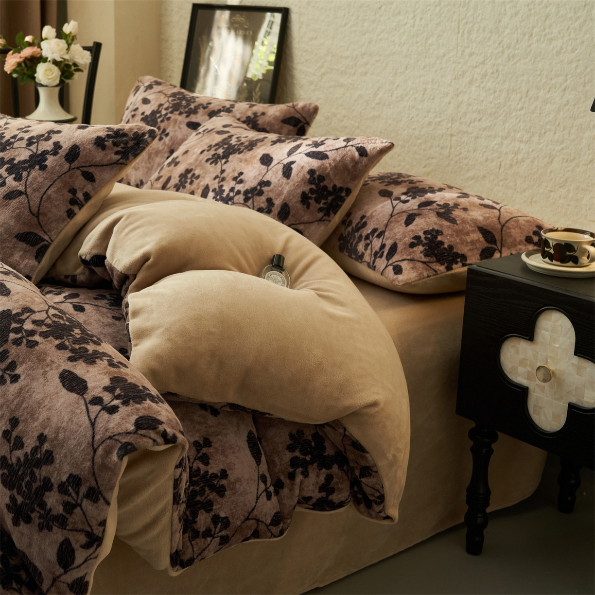 91家纺网 家纺一手货源 找家纺 金鹰 2025新款A类数码印花牛奶绒四件套绒套件 相思