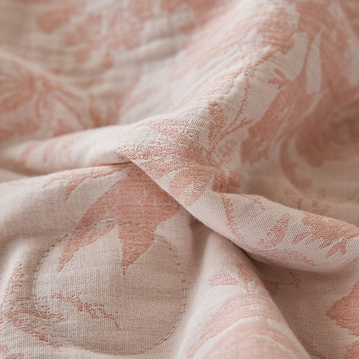 91家纺网 家纺一手货源 找家纺 宜代光年 2025新款60s水洗棉全棉提花夏被 繁花-粉