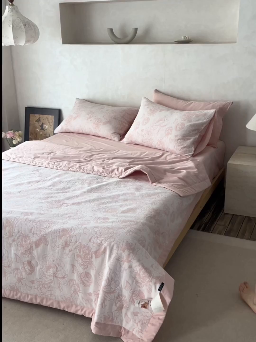 91家纺网 家纺一手货源 找家纺 宜代光年 2025新款60s水洗棉全棉提花夏被 牡丹-粉