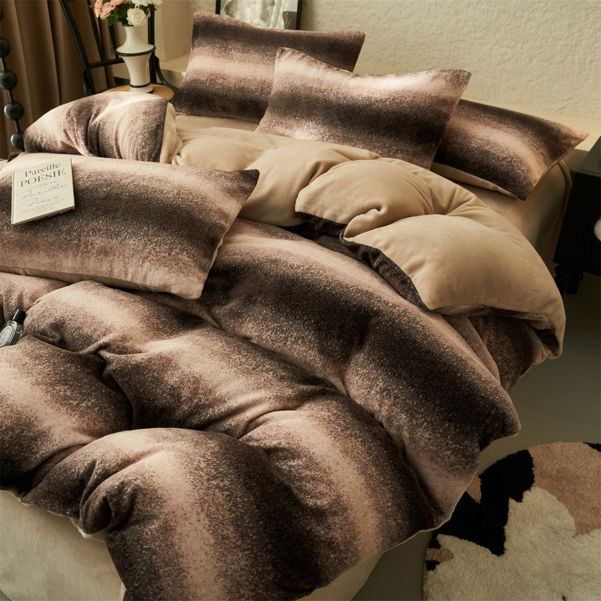 91家纺网 家纺一手货源 找家纺 金鹰 2025新款A类数码印花牛奶绒四件套绒套件 朝思暮想