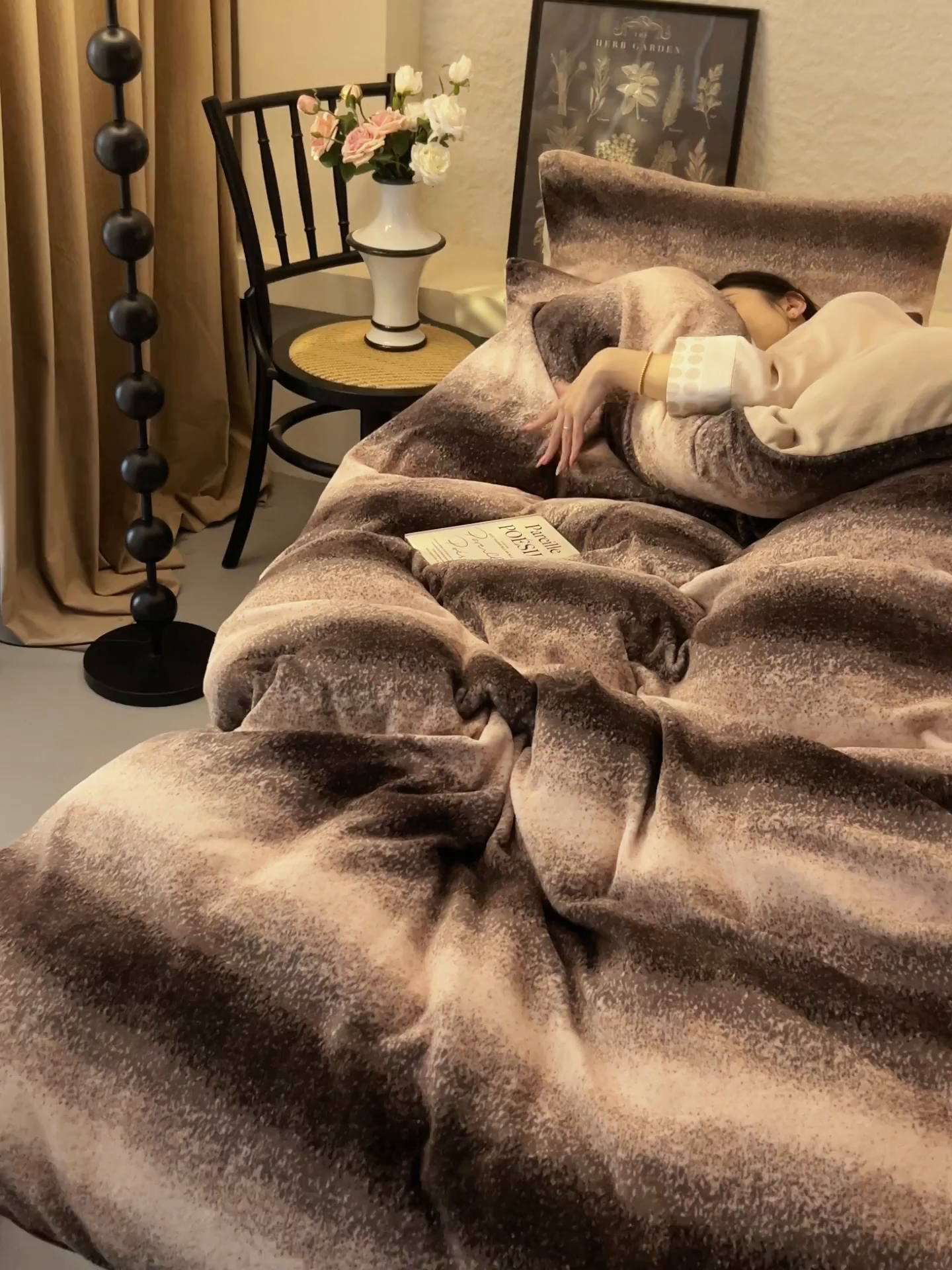 91家纺网 家纺一手货源 找家纺 金鹰 2025新款A类数码印花牛奶绒四件套绒套件 朝思暮想