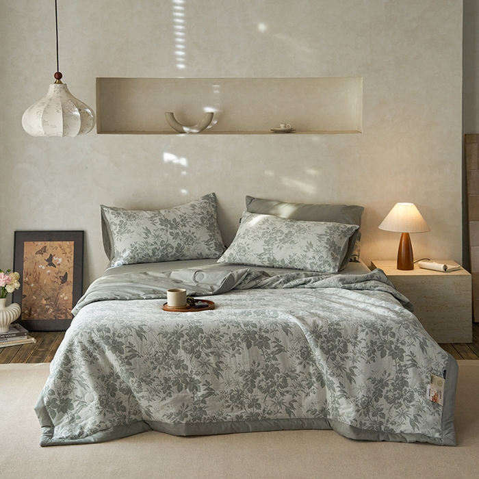 91家纺网 家纺一手货源 找家纺 宜代光年 2025新款60s水洗棉全棉提花夏被 繁花-绿