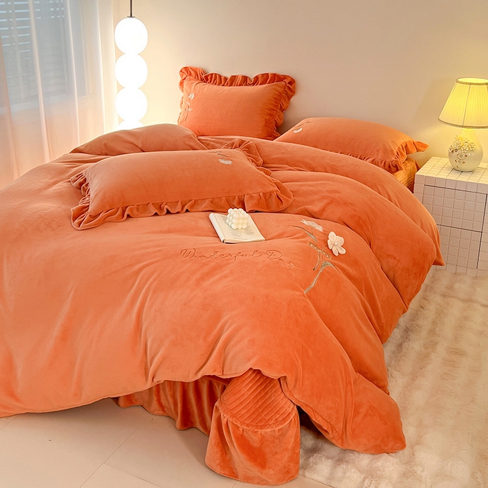91家纺网 家纺一手货源 找家纺 梦莱斯 2025新款全消光床盖款牛奶绒刺绣四件套-山茶花 山茶花-橙