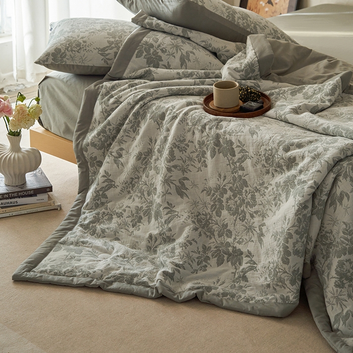 91家纺网 家纺一手货源 找家纺 宜代光年 2025新款60s水洗棉全棉提花夏被 繁花-绿