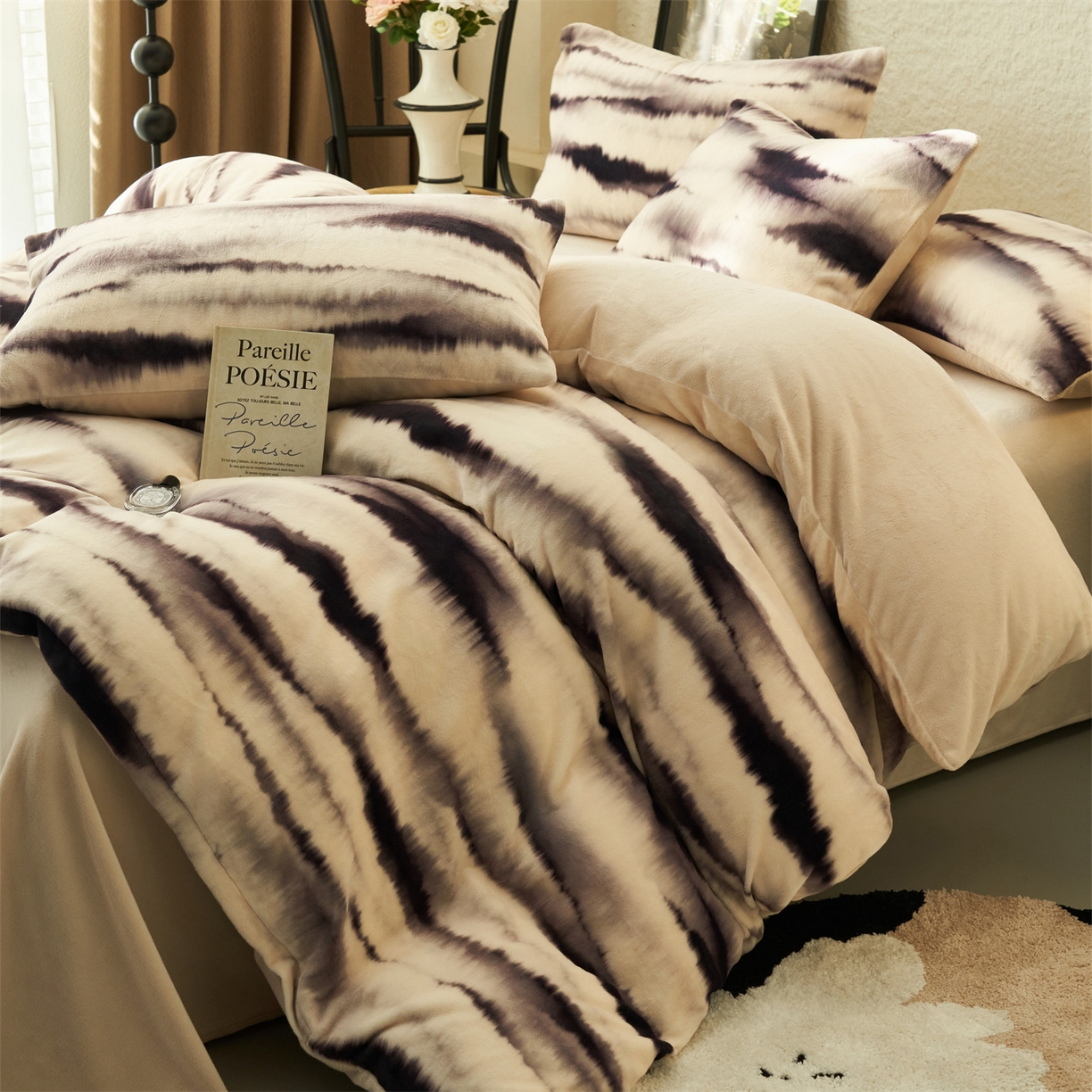 91家纺网 家纺一手货源 找家纺 金鹰 2025新款A类数码印花牛奶绒四件套绒套件 迟迟晚云