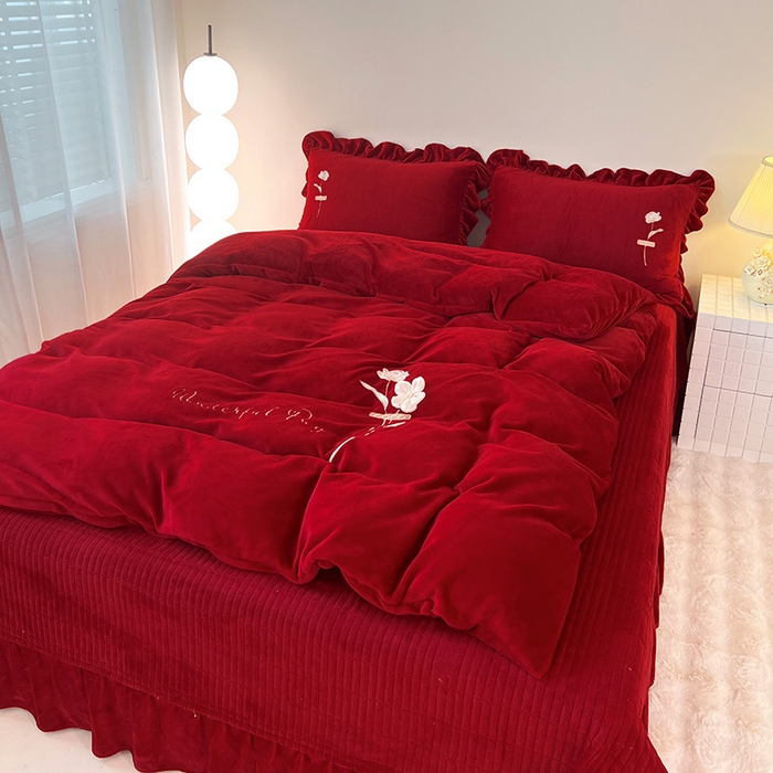 91家纺网 家纺一手货源 找家纺 梦莱斯 2025新款全消光床盖款牛奶绒刺绣四件套-山茶花 山茶花-大红