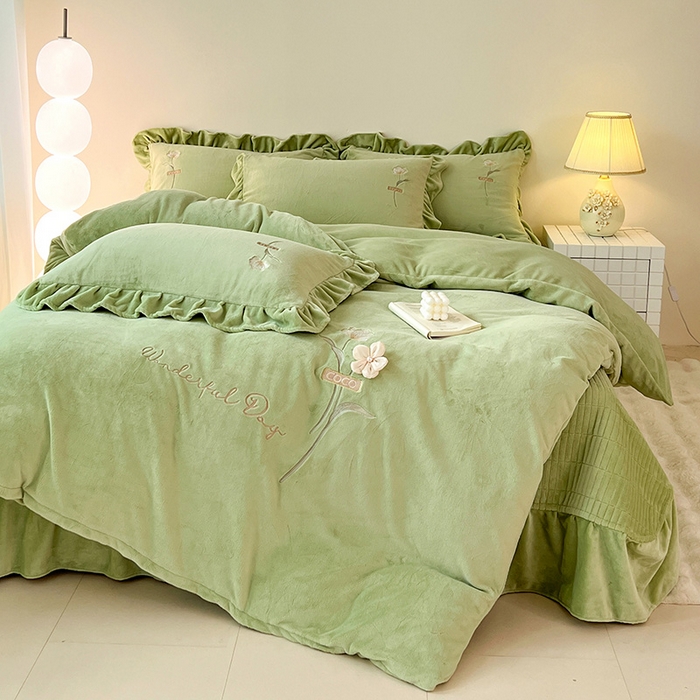 梦莱斯 2025新款全消光床盖款牛奶绒刺绣四件套-山茶花 山茶花-绿