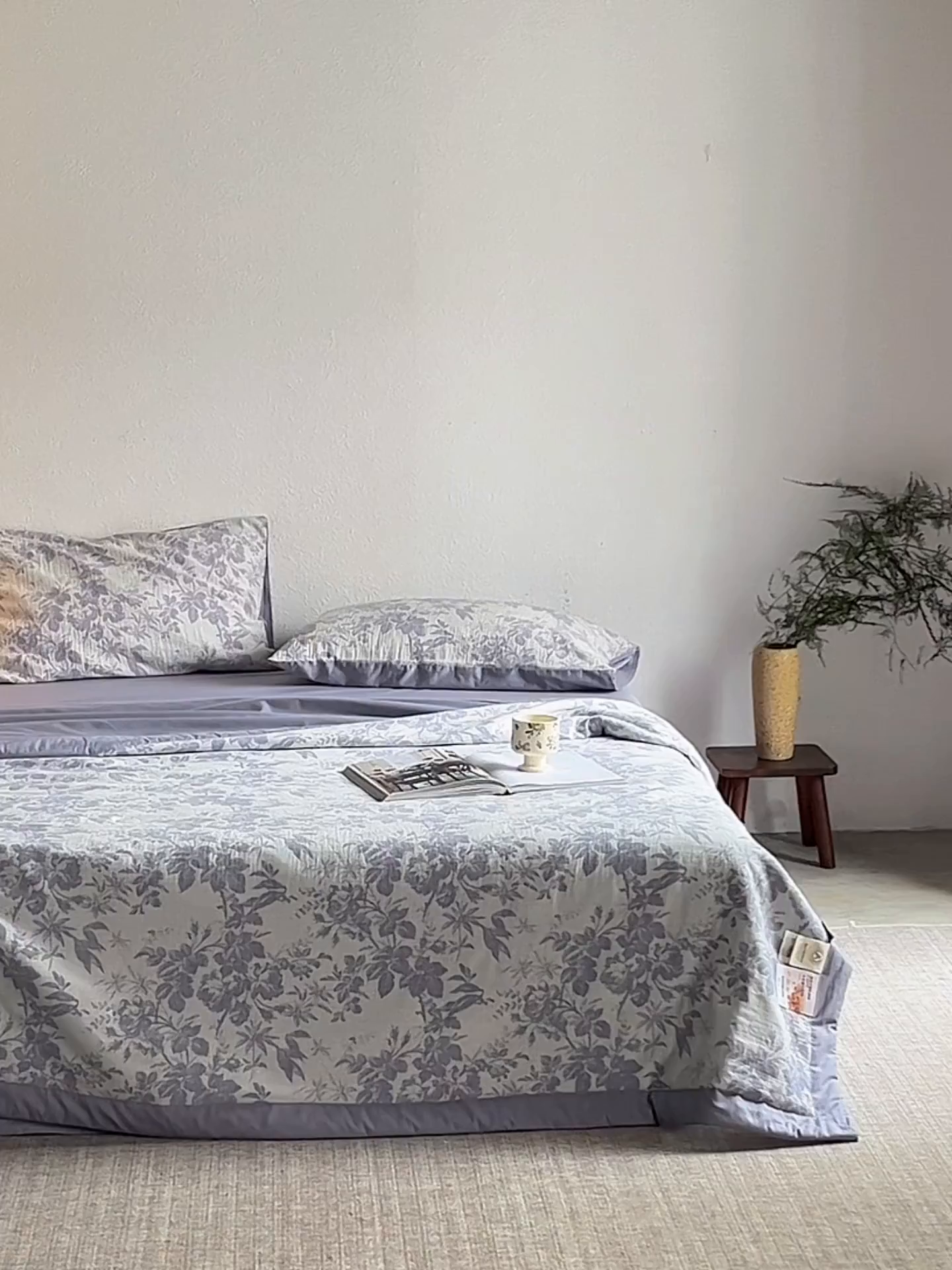 91家纺网 家纺一手货源 找家纺 宜代光年 2025新款60s水洗棉全棉提花夏被 繁花-紫