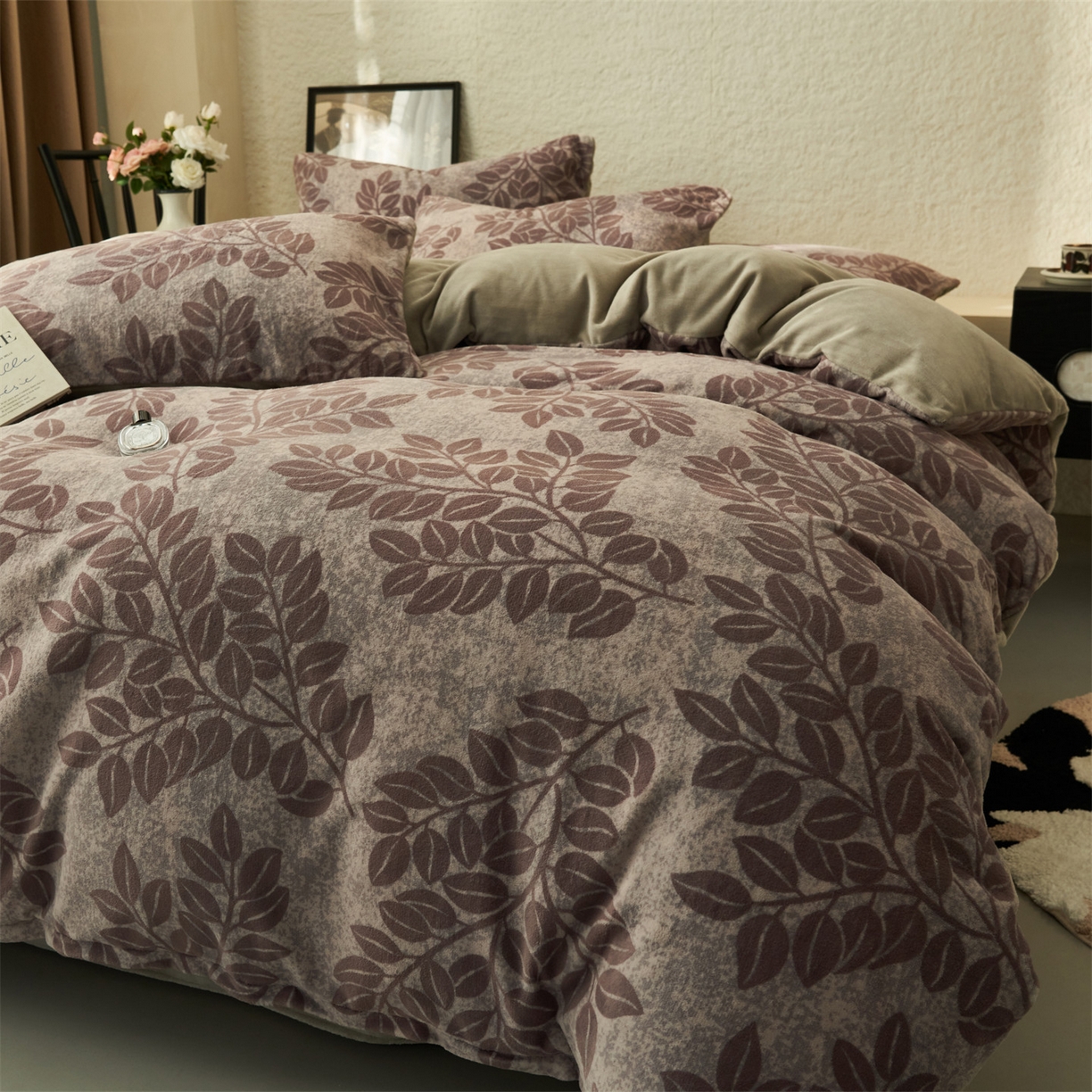 91家纺网 家纺一手货源 找家纺 金鹰 2025新款A类数码印花牛奶绒四件套绒套件 红尘客栈