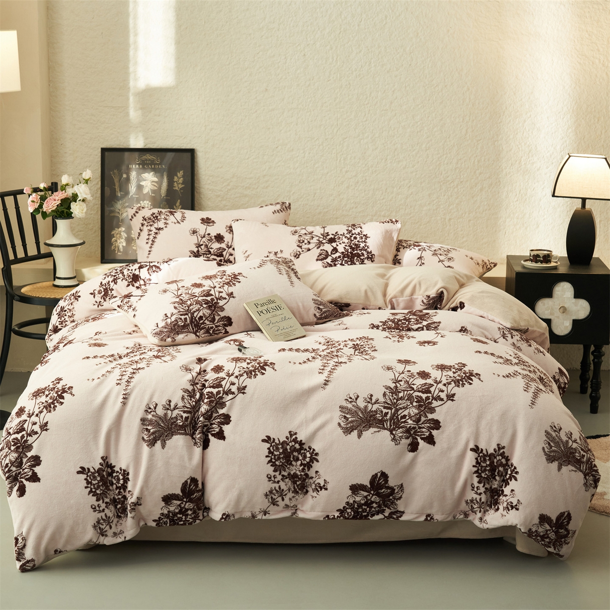 91家纺网 家纺一手货源 找家纺 金鹰 2025新款A类数码印花牛奶绒四件套绒套件 花之恋