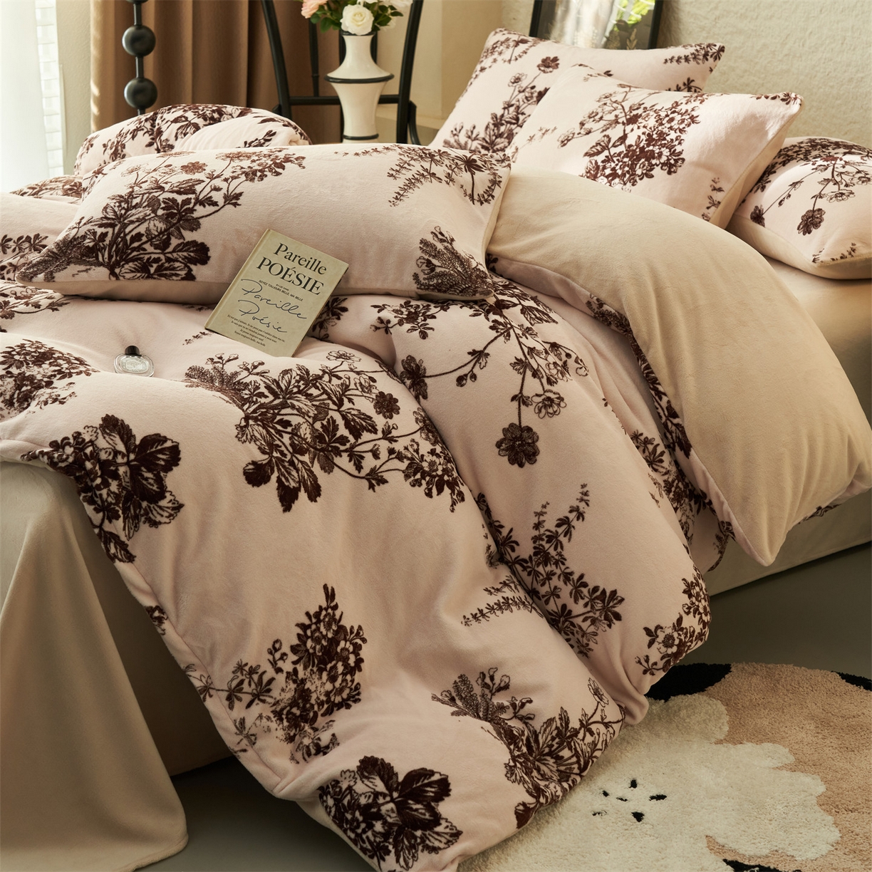 91家纺网 家纺一手货源 找家纺 金鹰 2025新款A类数码印花牛奶绒四件套绒套件 花之恋