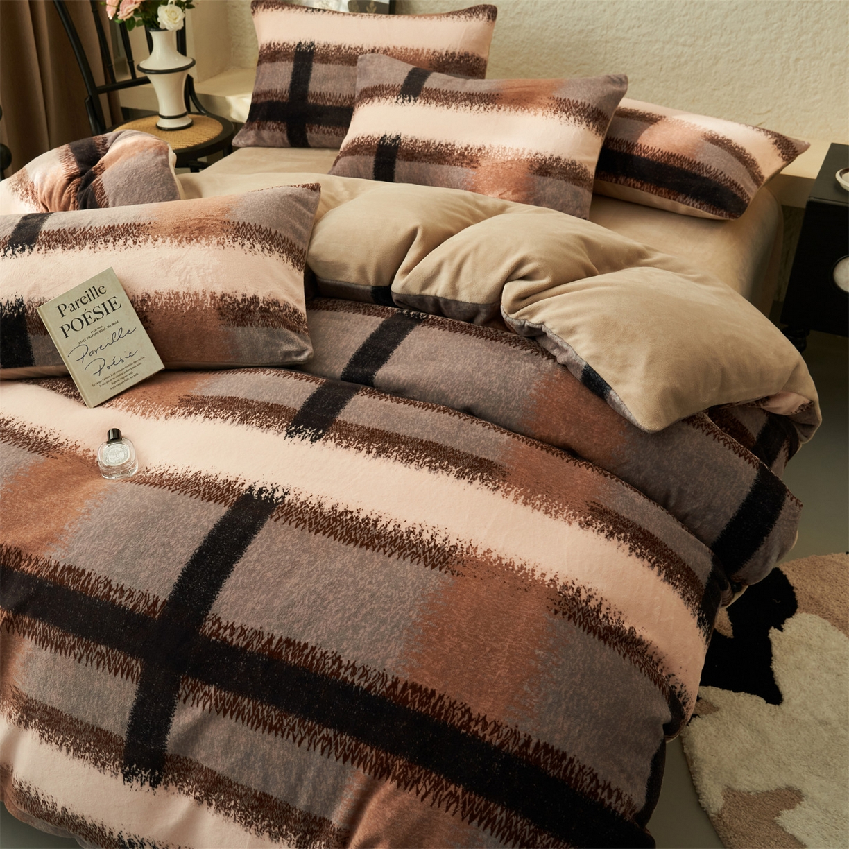 91家纺网 家纺一手货源 找家纺 金鹰 2025新款A类数码印花牛奶绒四件套绒套件 漫意