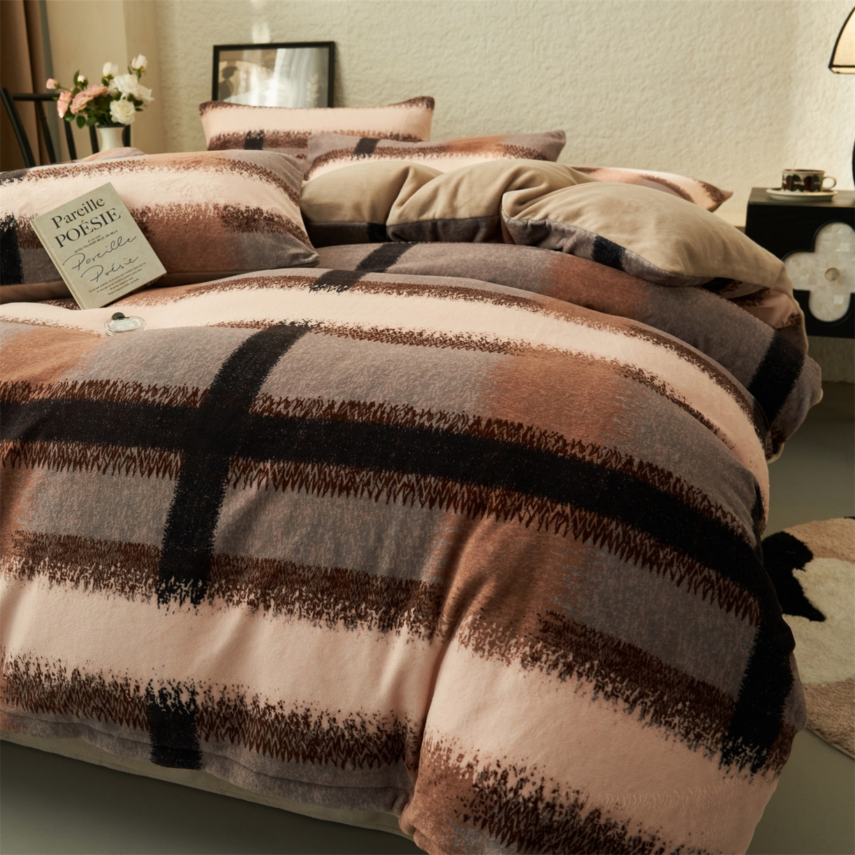 91家纺网 家纺一手货源 找家纺 金鹰 2025新款A类数码印花牛奶绒四件套绒套件 漫意