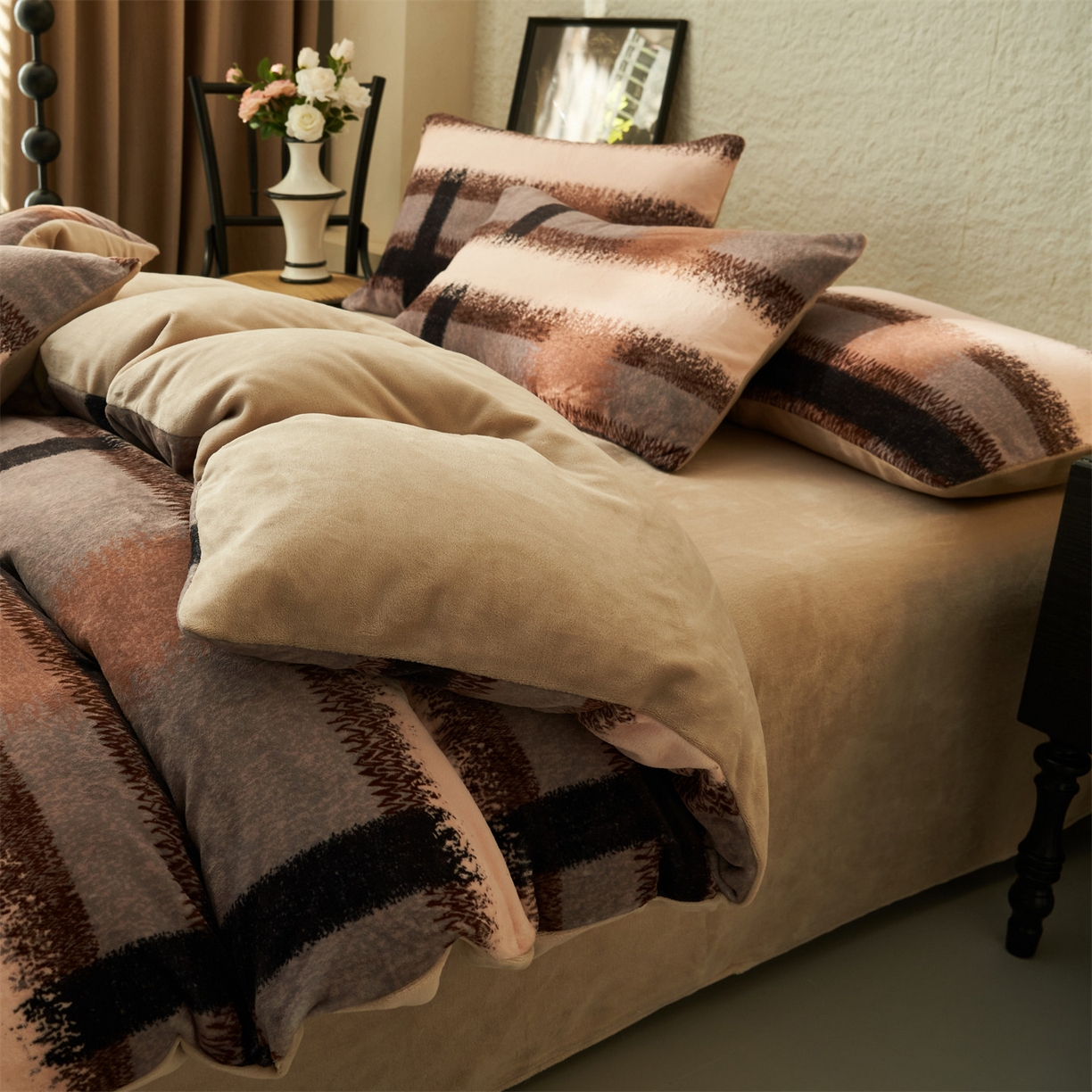 91家纺网 家纺一手货源 找家纺 金鹰 2025新款A类数码印花牛奶绒四件套绒套件 漫意