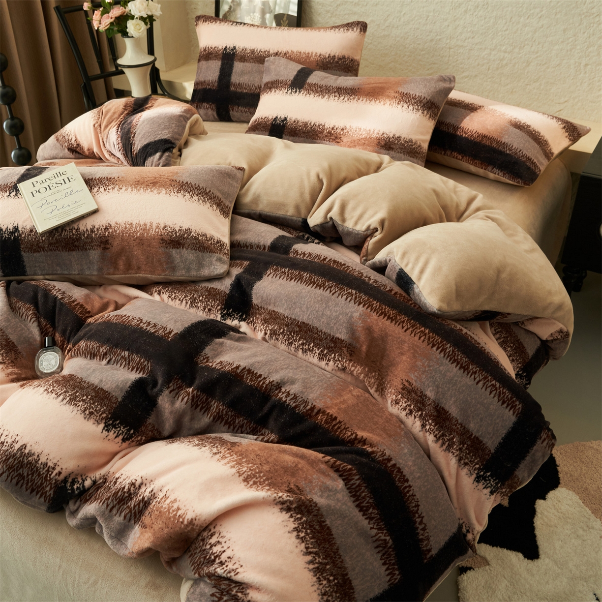 91家纺网 家纺一手货源 找家纺 金鹰 2025新款A类数码印花牛奶绒四件套绒套件 漫意