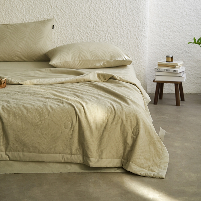 91家纺网 家纺一手货源 找家纺 宜代光年 2025新款60s水洗棉全棉提花夏被 叶之舞