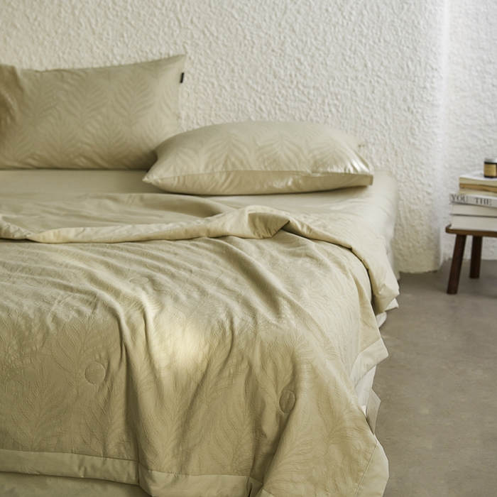 91家纺网 家纺一手货源 找家纺 宜代光年 2025新款60s水洗棉全棉提花夏被 叶之舞