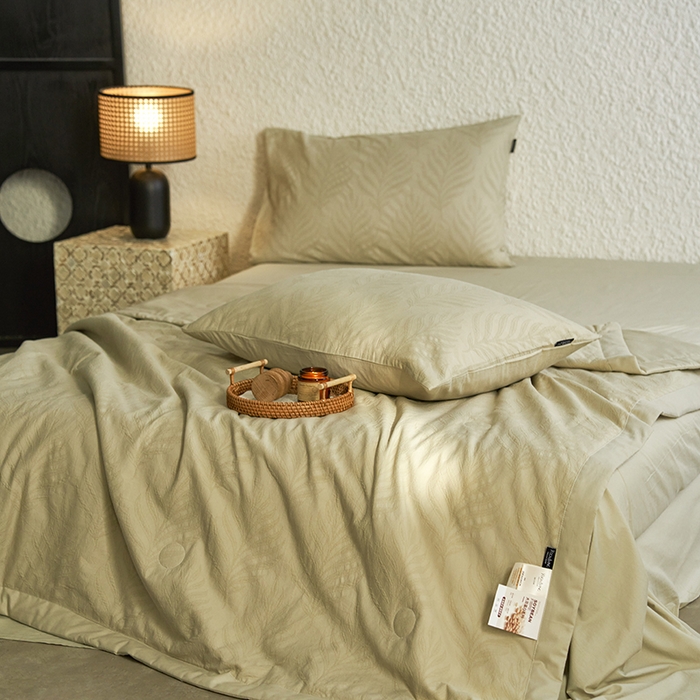 91家纺网 家纺一手货源 找家纺 宜代光年 2025新款60s水洗棉全棉提花夏被 叶之舞