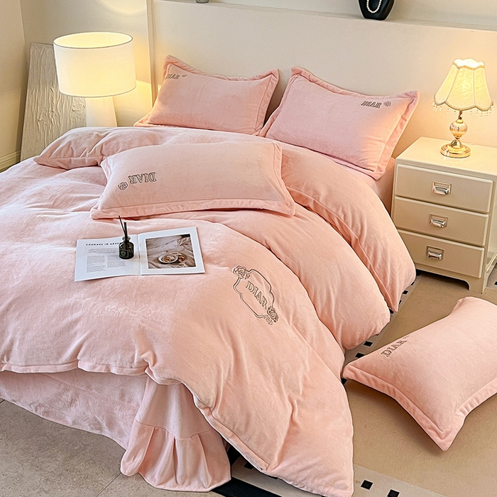 91家纺网 家纺一手货源 找家纺 （总）梦莱斯 2025全消光加厚牛奶绒四件套 - 山茶花系列