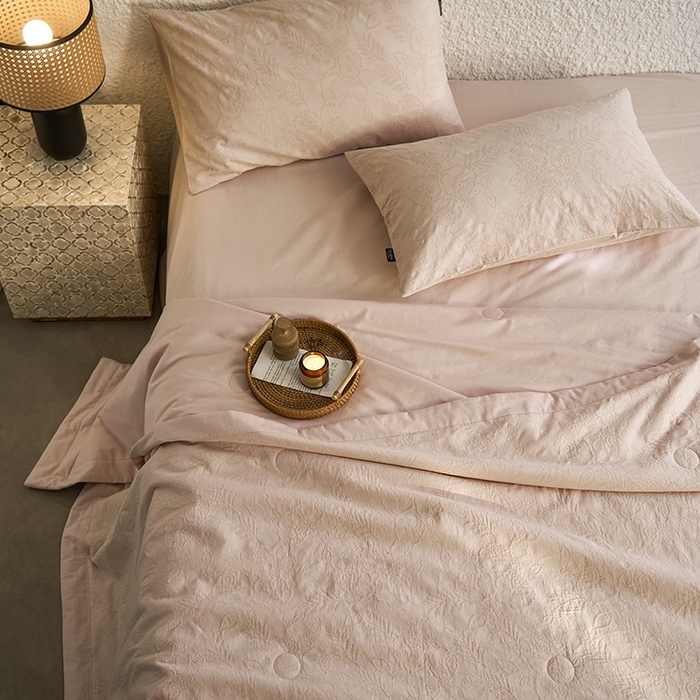 91家纺网 家纺一手货源 找家纺 宜代光年 2025新款60s水洗棉全棉提花夏被 海棠