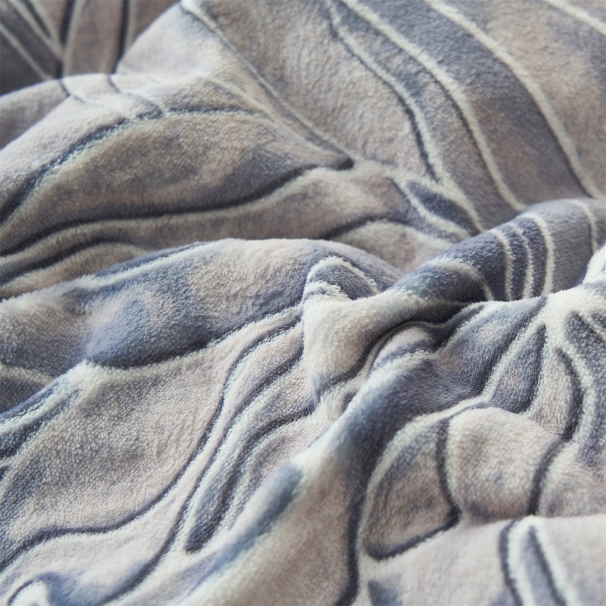 91家纺网 家纺一手货源 找家纺 金鹰 2025新款A类数码印花牛奶绒四件套绒套件 秋日恋曲