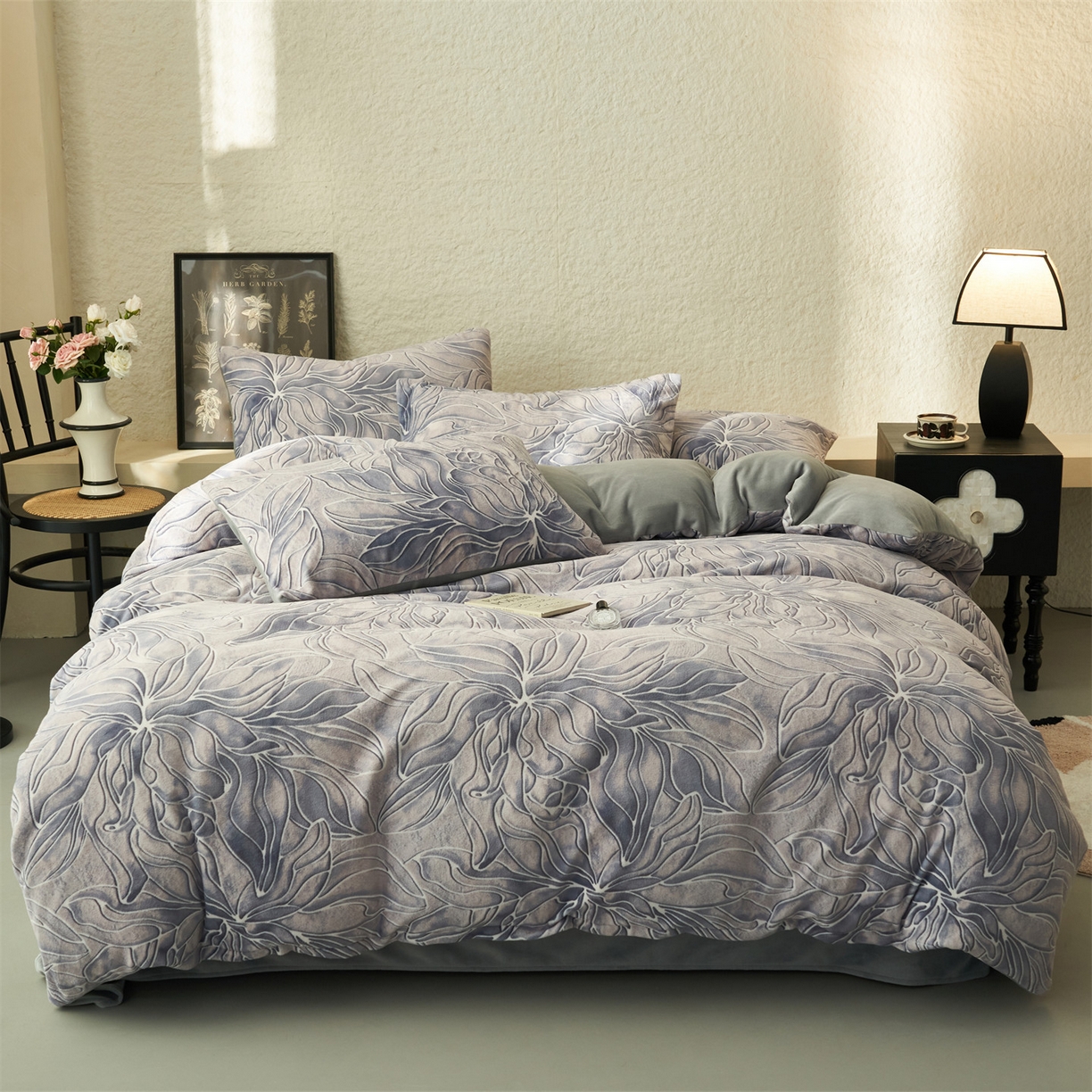 91家纺网 家纺一手货源 找家纺 金鹰 2025新款A类数码印花牛奶绒四件套绒套件 秋日恋曲