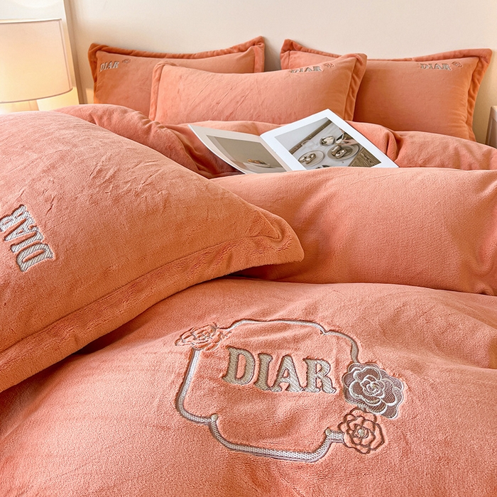 91家纺网 家纺一手货源 找家纺 梦莱斯 2025全消光加厚牛奶绒四件套 - 山茶花系列 山茶花-橙