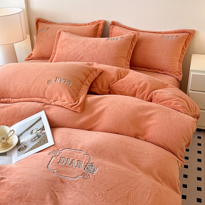 91家纺网 家纺一手货源 找家纺 梦莱斯 2025全消光加厚牛奶绒四件套 - 山茶花系列 山茶花-橙