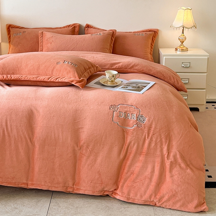 91家纺网 家纺一手货源 找家纺 梦莱斯 2025全消光加厚牛奶绒四件套 - 山茶花系列 山茶花-橙