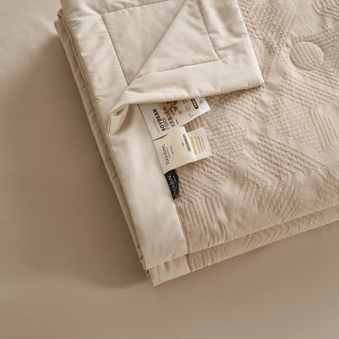 91家纺网 家纺一手货源 找家纺 宜代光年 2025新款60s水洗棉全棉提花夏被 卡曼