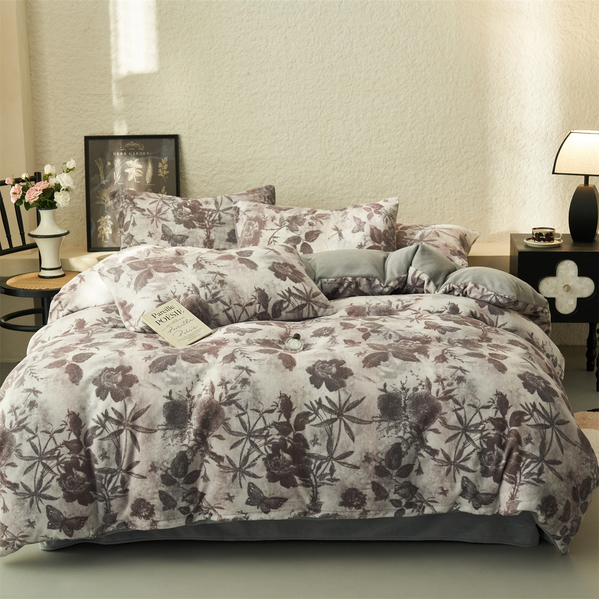 91家纺网 家纺一手货源 找家纺 金鹰 2025新款A类数码印花牛奶绒四件套绒套件 邂逅