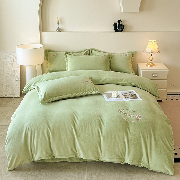 91家纺网 家纺一手货源 找家纺 梦莱斯 2025全消光加厚牛奶绒四件套 - 山茶花系列 山茶花-绿