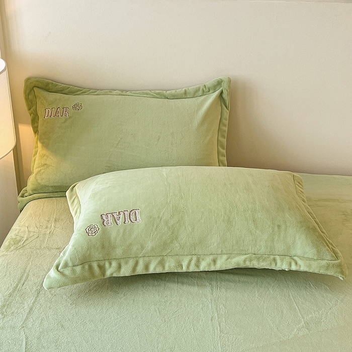 91家纺网 家纺一手货源 找家纺 梦莱斯 2025全消光加厚牛奶绒四件套 - 山茶花系列 山茶花-绿