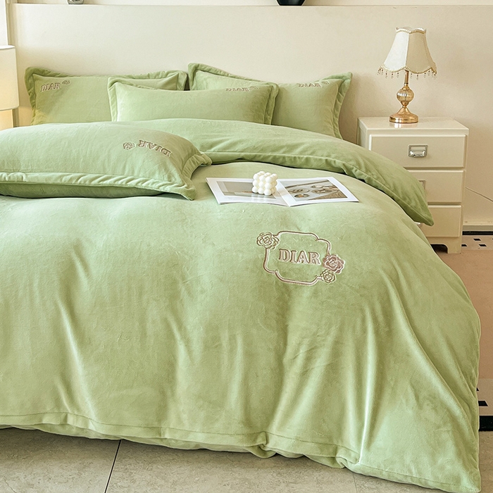 91家纺网 家纺一手货源 找家纺 梦莱斯 2025全消光加厚牛奶绒四件套 - 山茶花系列 山茶花-绿