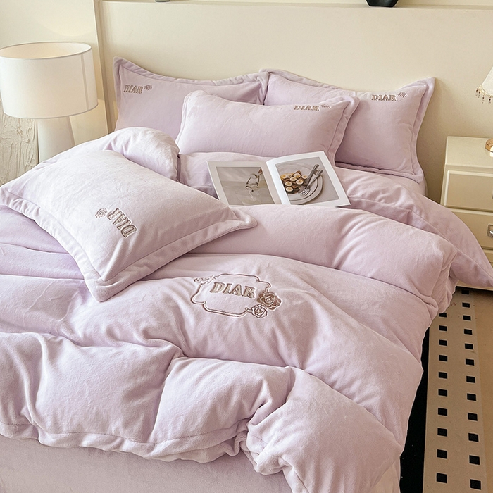 91家纺网 家纺一手货源 找家纺 梦莱斯 2025全消光加厚牛奶绒四件套 - 山茶花系列 山茶花-浅紫