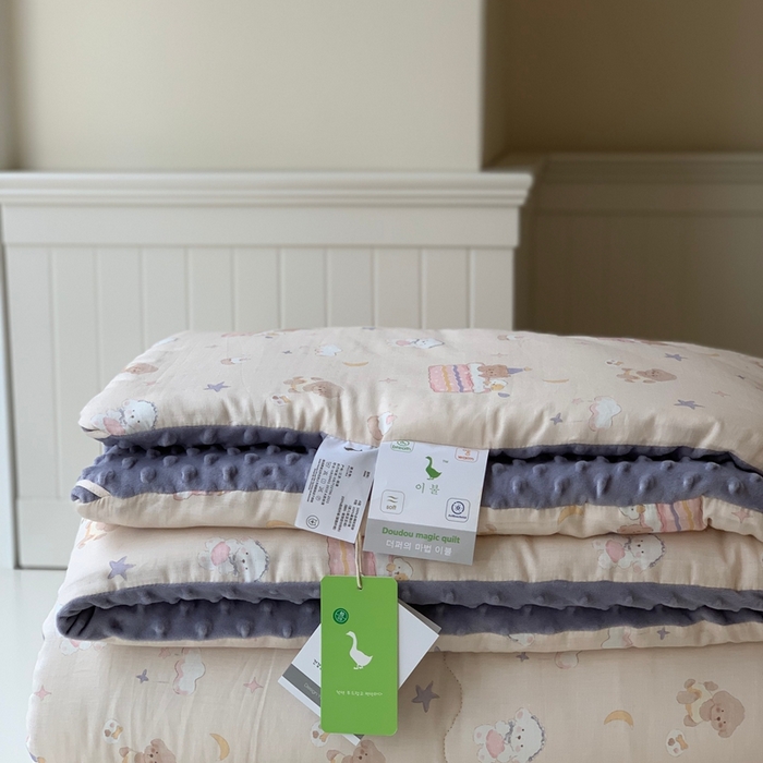 91家纺网 家纺一手货源 找家纺 汇庭 2025秋冬新款·糯米纱布双人豆豆被系列 芋泥熊