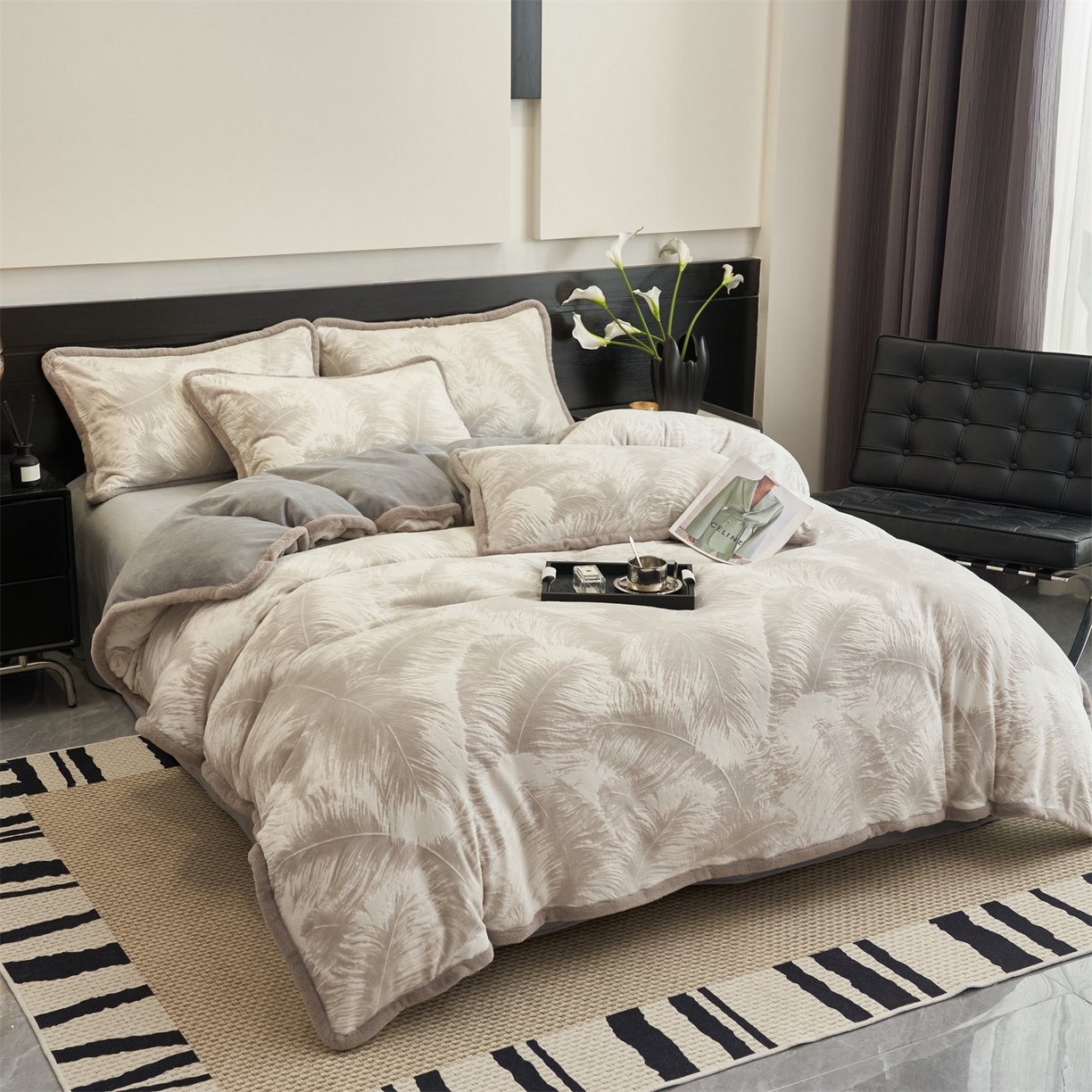 91家纺网 家纺一手货源 找家纺 金鹰 2025新款A类雕花牛奶绒烂花兔毛包边四件套 羽毛